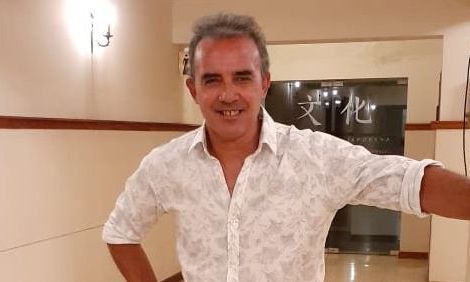 Walter Oviedo: El canillita y “cantante” riocuartense que cumplió el sueño de grabar su propio tema