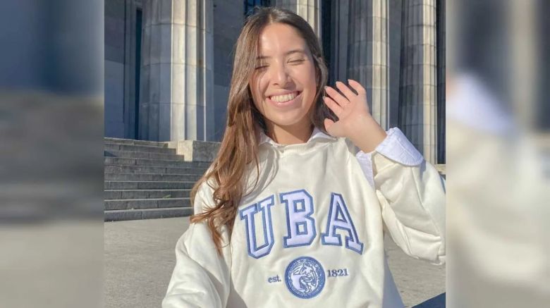 La historia de dos hermanas que son furor en redes vendiendo buzos con logos de universidades de la Argentina